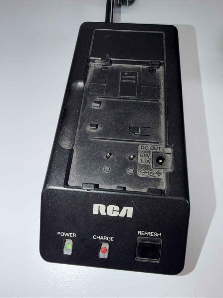 RCA PRO807 8mm Camcorder Untested! Plus Carry Case & Miscelleneous Accessories