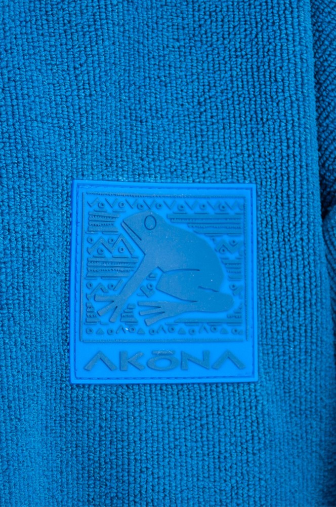 AKONA Tulum Changing Poncho Blue