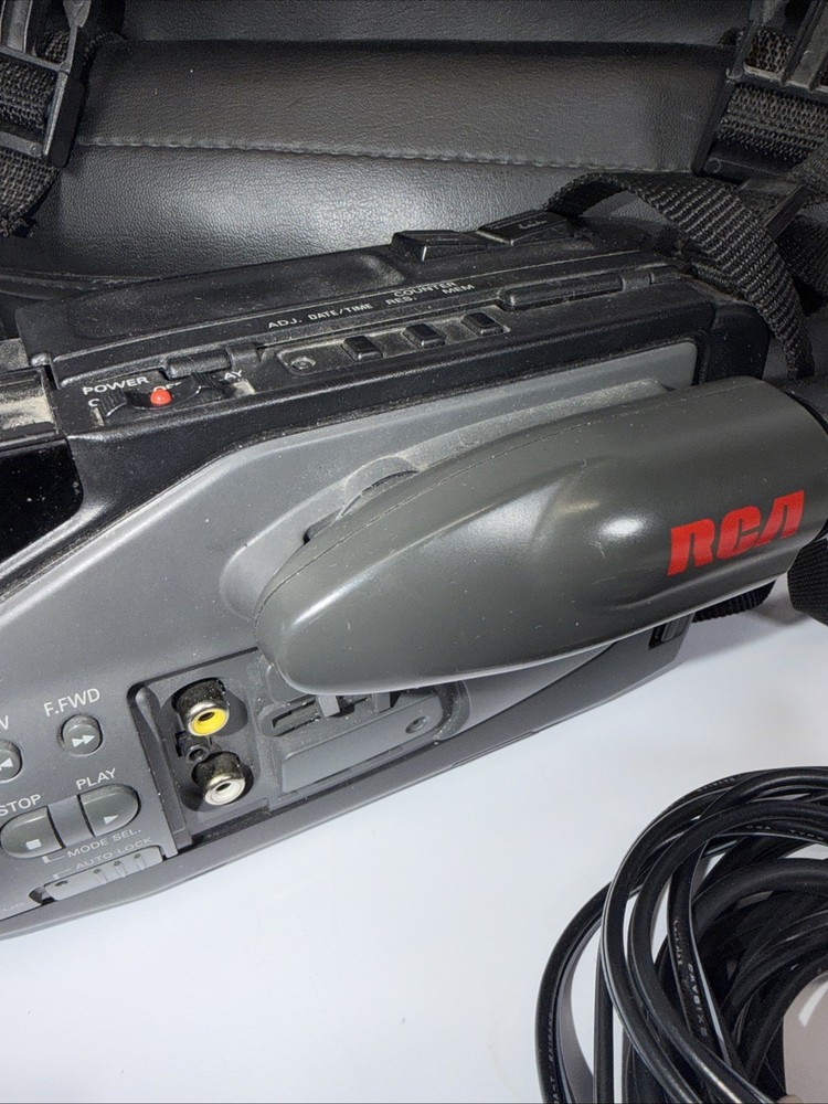 RCA PRO807 8mm Camcorder Untested! Plus Carry Case & Miscelleneous Accessories