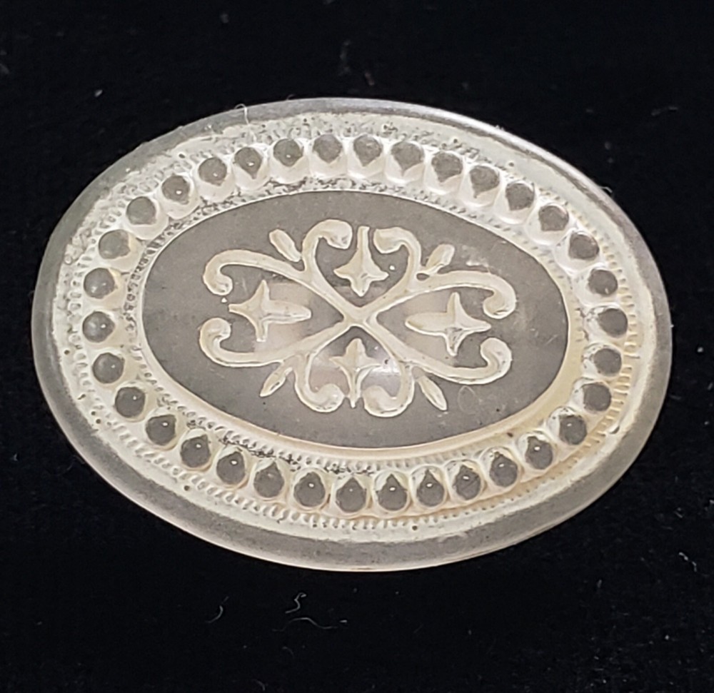 SINGLE VTG OVAL WHITE & TRANSLUCENT MOLDED PLASTIC SHANK BUTTON VICTORIAN DESIGN