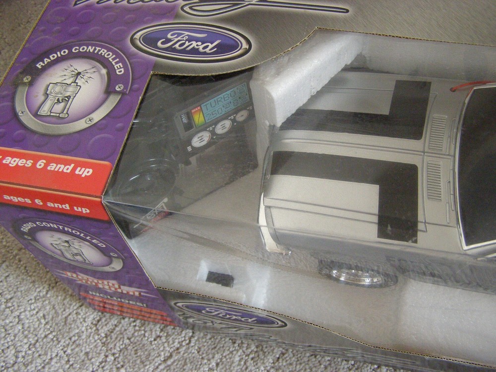 NEVER OPENED Ford ‘67 Mustang Fastback Silver RC Remote Control Car 1:15 Scale