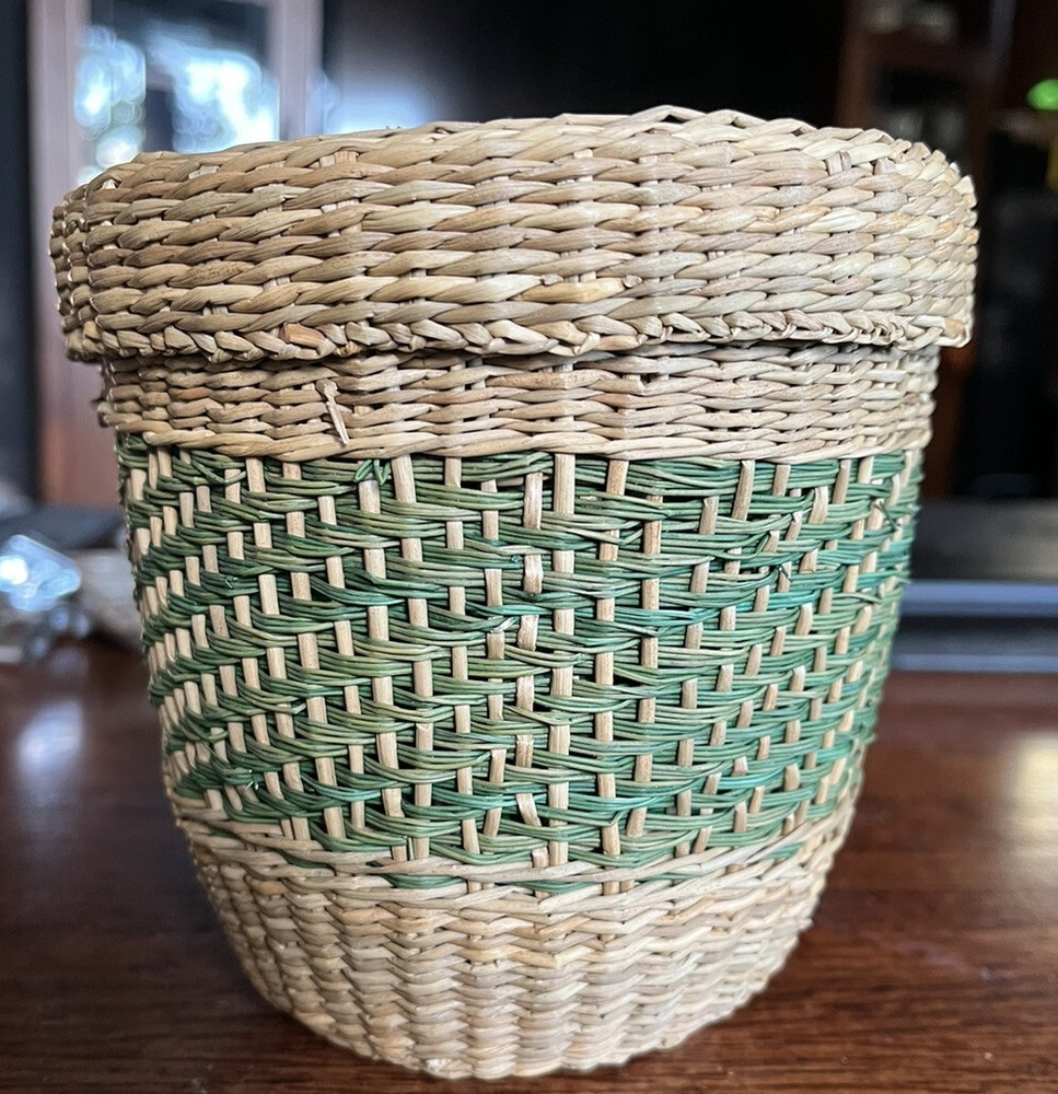 Stackable decorative small baskets set of four Read description below