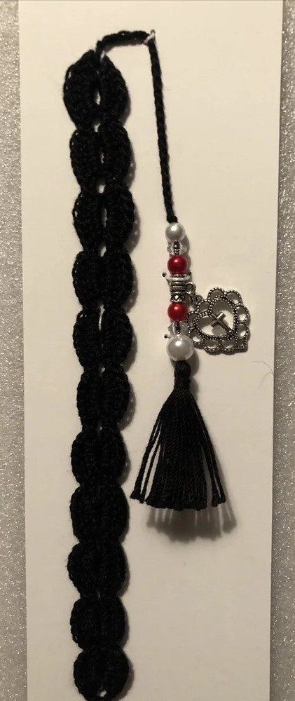 Crocheted Scallop Bookmark
