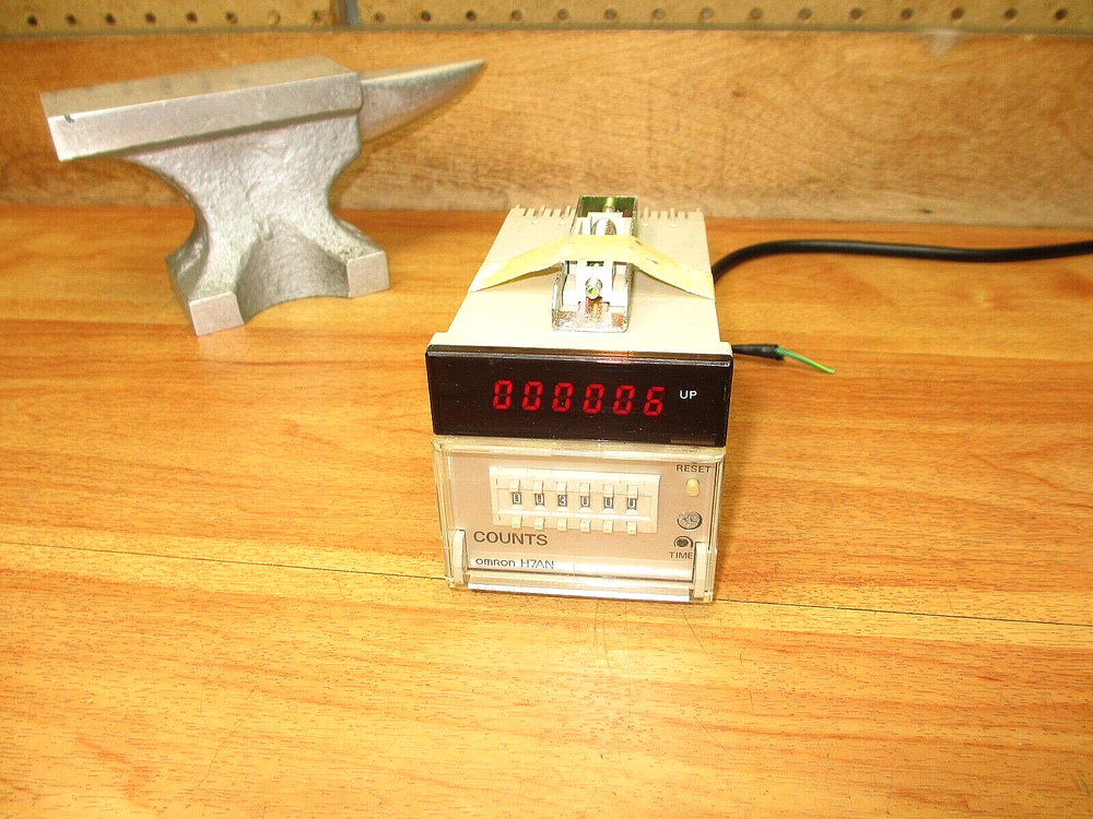 Omron H7AN-R6DM *USED POWERS UP* Panel Meter Counter