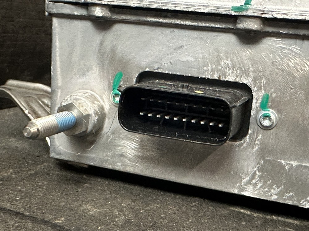 16-20 TESLA S ON BOARD CHARGING SYSTEM MODULE COMPUTER 106651002A
