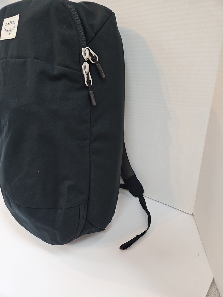 Osprey Arcane Duffel Bag/Backpack 30L. Black.