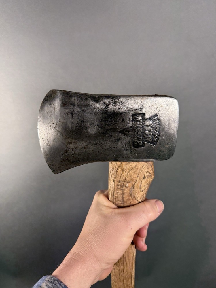 Vintage E.C.Simmons Embossed No.5 Keen Kutter Single Bit Axe