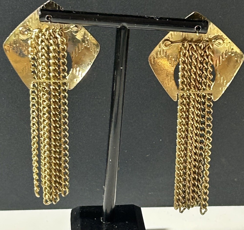 Gold Tone Shield Designed Chain Dangle Pierced Earrings EC 3.25”