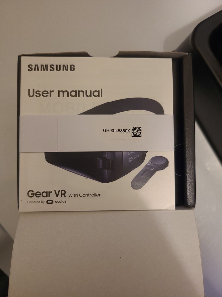 SAMSUNG Gear VR (2017 Edition) with Controller for Galaxy S8 New NOS