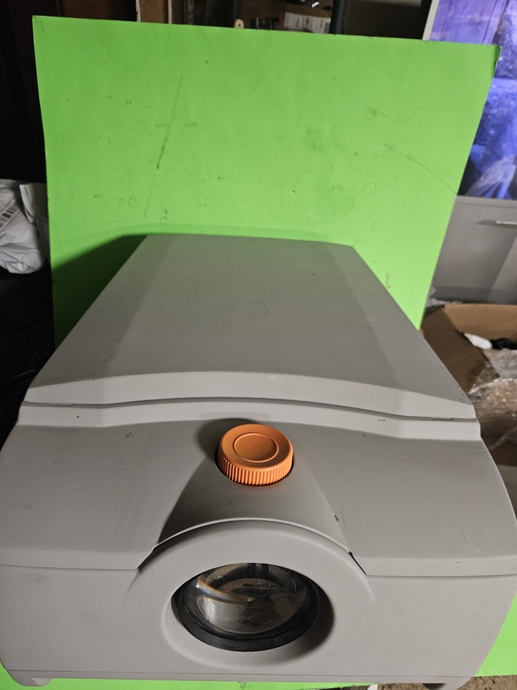 Buhl Opus Opaque Projector with lamps