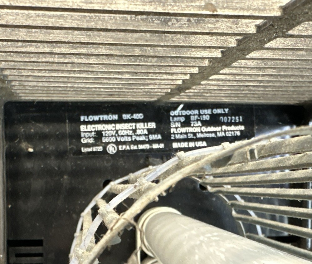 Flowtron BK 40D Bug Zapper 1 Acre Coverage 40W Bulb 5600V Grid Works Great