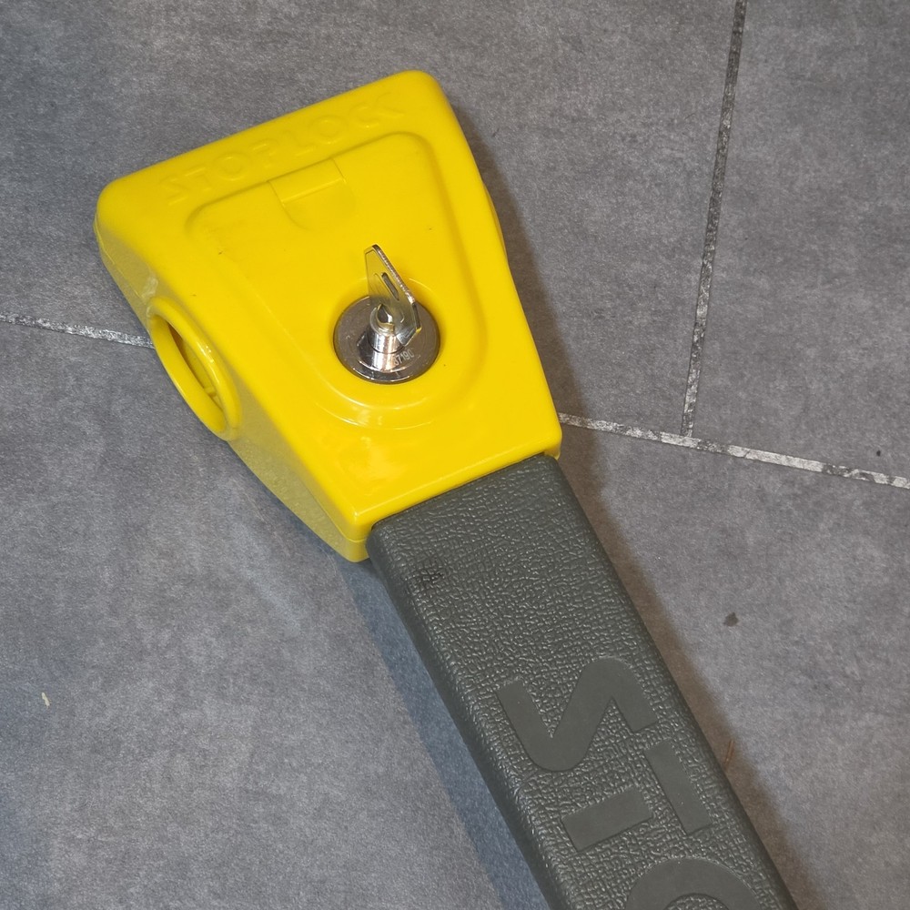 StopLock Steering Wheel lock Immobiliser - One key, working light