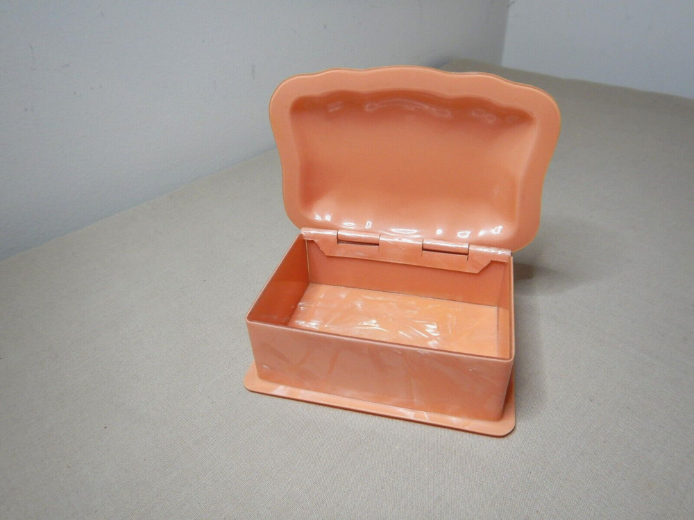 ANTIQUE JAPANESE EARLY PLASTIC SMALL LIDDED TRINKET DRESSING TABLE STUD BOX CASE