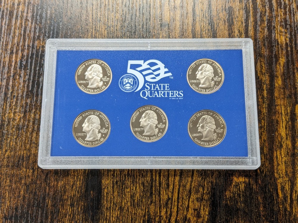 2004-s QUARTER Proof Set. JUST AS PICTURED.