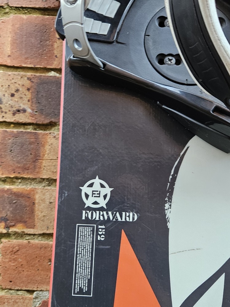 FORWARD 152 Snowboard With Snowpro Bindings (Large)