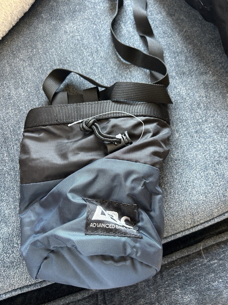 Advance Base Camp Finger Chalk Bag / Archery-Release-Pouch