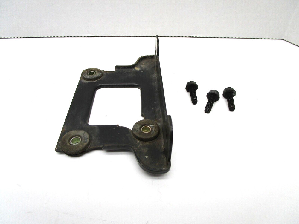 96 OLDSMOBILE 98 NINETY-EIGHT CRUISE CONTROL MODULE BRACKET OEM