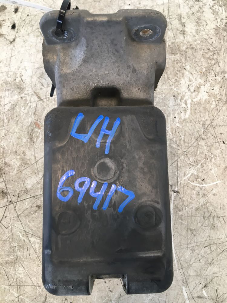 2015 Peterbilt 579 Hood Rest (638-10322)