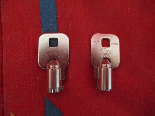 Stoplock With Flashing Light Steering Wheel Lock And 2 Keys