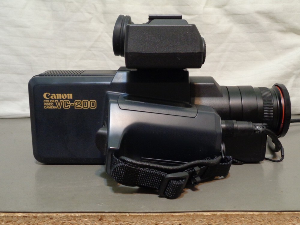 CANON VC-200 color video camera