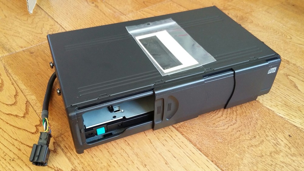 RANGE ROVER P38 CD CHANGER RANGE ROVER 6 DISC CHANGER NEW