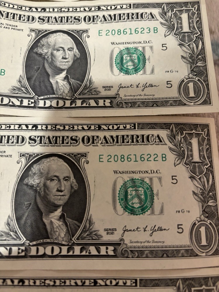 Consecutive 1 Dollar Bills