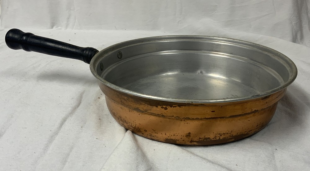 Copper Pan Insert, Wooden Handle - 9.5 in Diameter