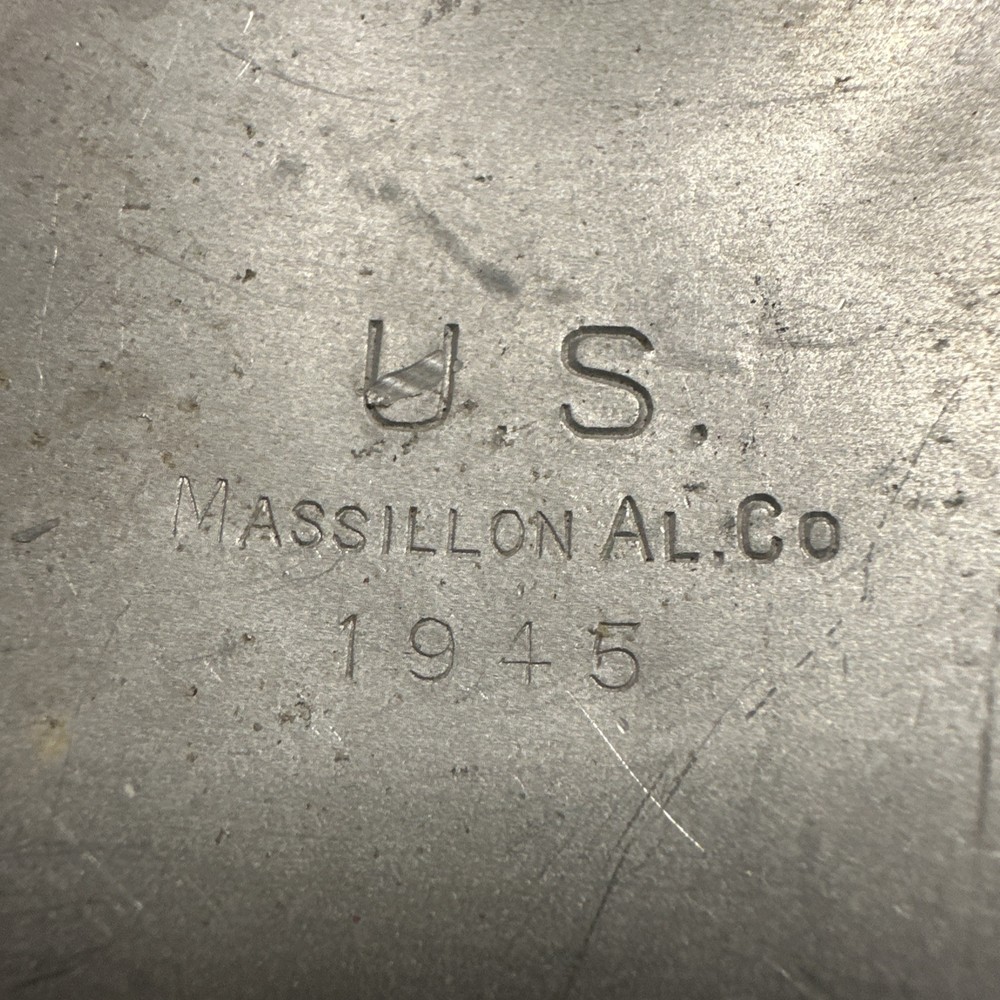 US MASSILLON AL.CO 1945 CANTEEN