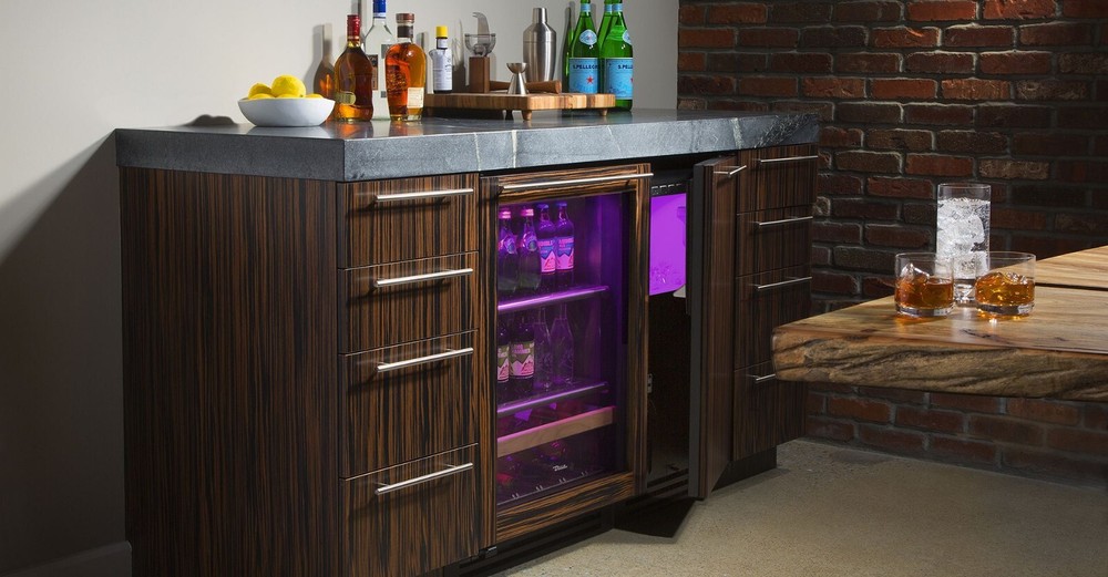 True TBC-24-R-OP-B Solid Panel Ready/Right Hinged 24 Inch Beverage Center