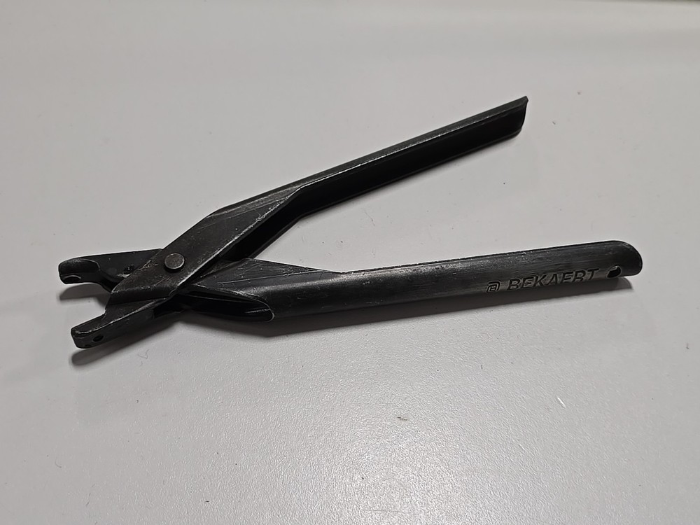 Bekaert Pliers