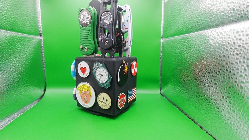 Small Golf Ball Marker/Divot Tool Display