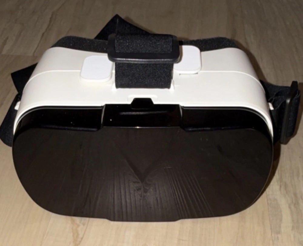 VR Virtual Reality Smartphone Headset White Black Adjustable Strap Plastic