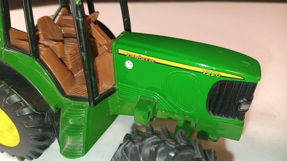 Die Cast Tractor Ertl John Deere 7220 No Front Loader Used