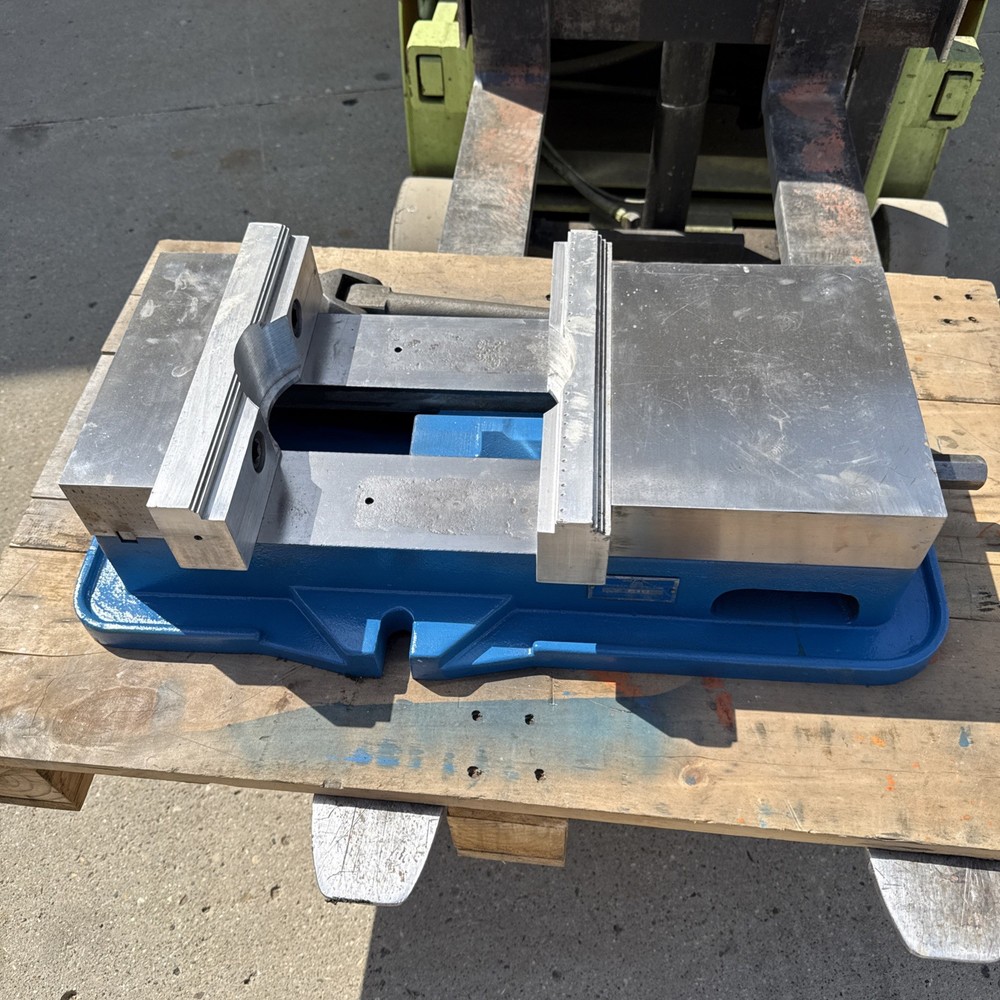 KURT D100 VISE (002