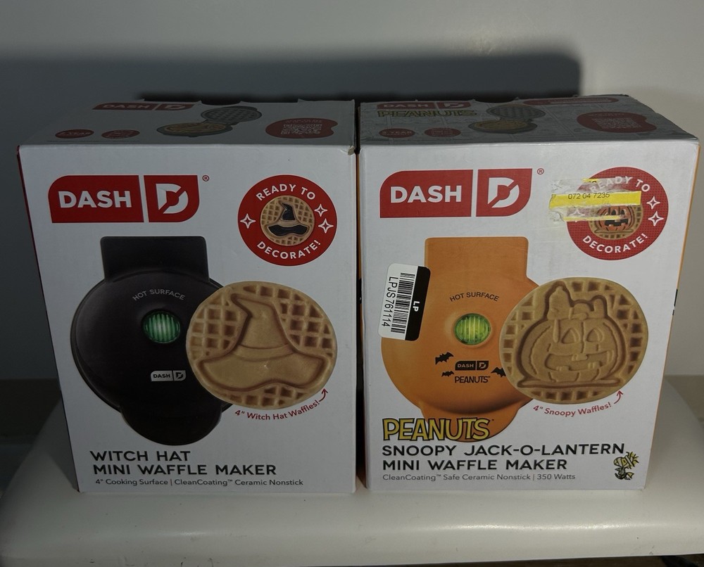 Dash Witch Hat Mini Waffle Maker 4” Nonstick Halloween Black