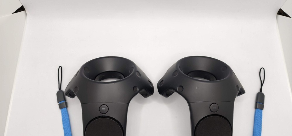 2x HTC Vive Controller Wand Pair Two Straps VR Virtual Reality Excellent Set