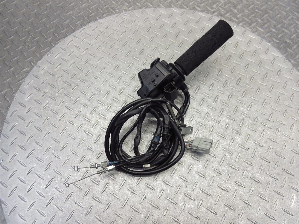 2013 12-17 Honda GL1800 Goldwing Right Handlebar Switch Throttle Control Cable