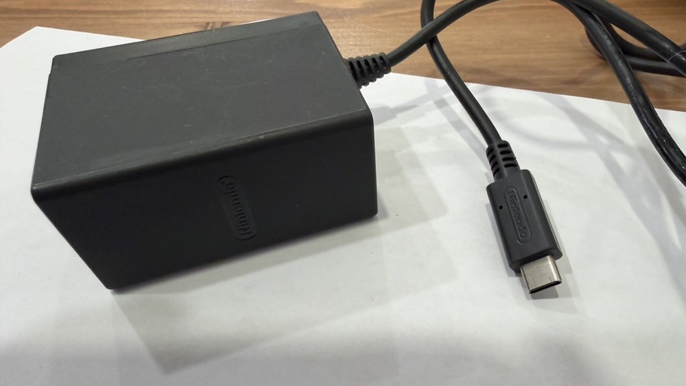 Nintendo Switch Console Handheld HDH-001, grey .