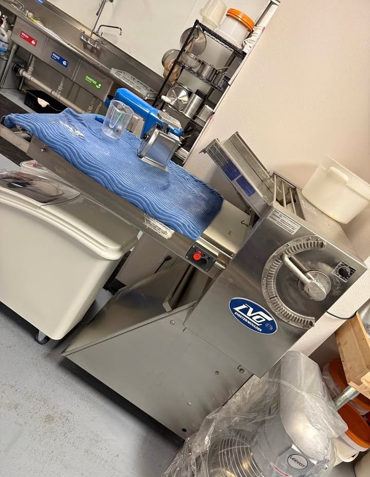 LVO Dough Moulder/ Sheeter SM24 (Warranty