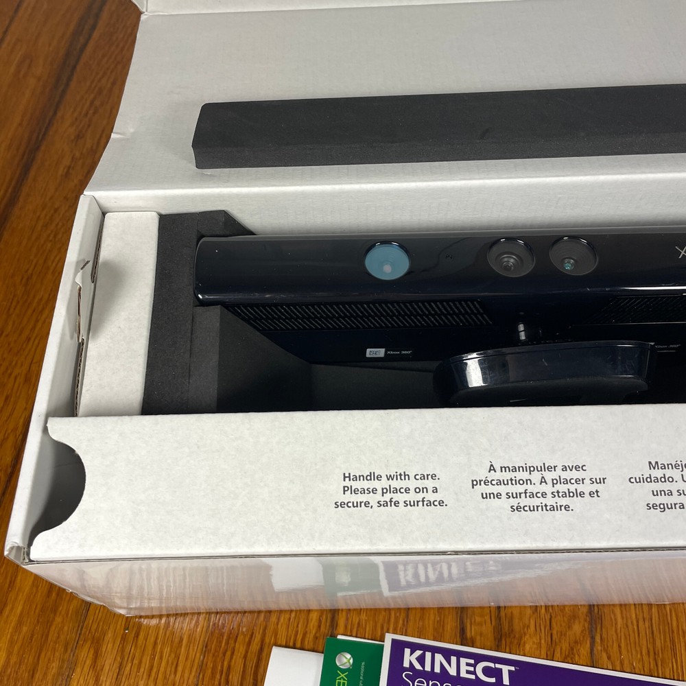Microsoft Xbox 360 Kinect Motion Sensor 1414 in Box