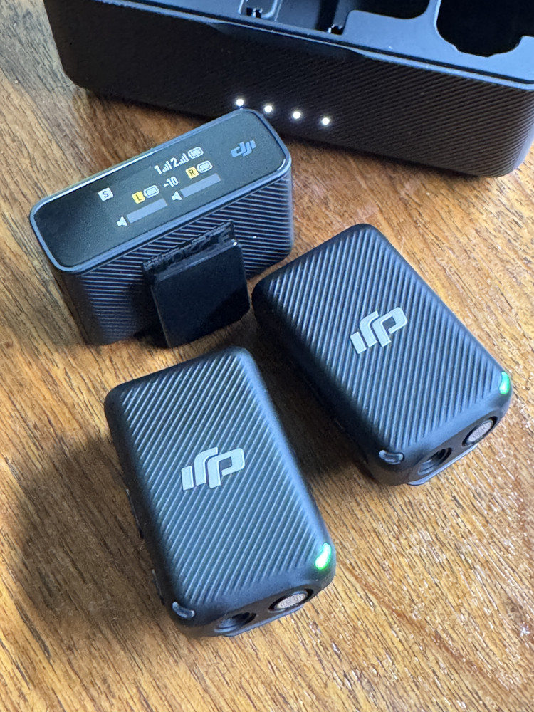 DJI Mic (2Tx, 1Rx + Charging Case) wireless lavalier microphone [OPEN BOX!]