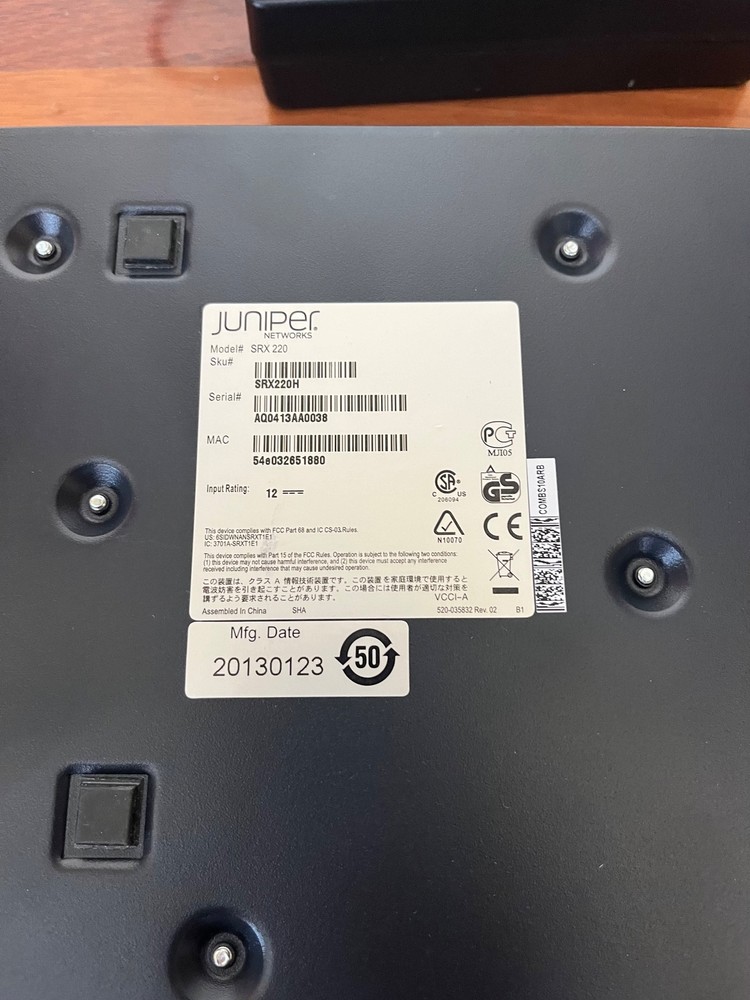 Juniper Networks SRX 220 SRX220H Services Gateway w/AC Adapter