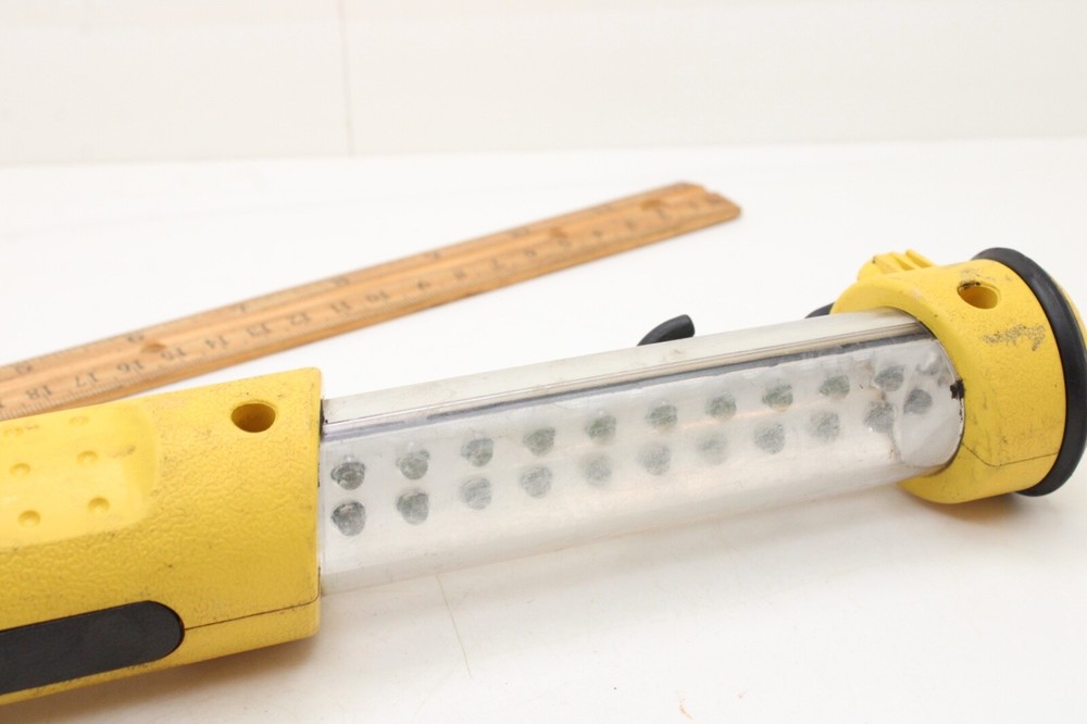 Intertek 18 LED 25 WattHanging Corded Work Light Works