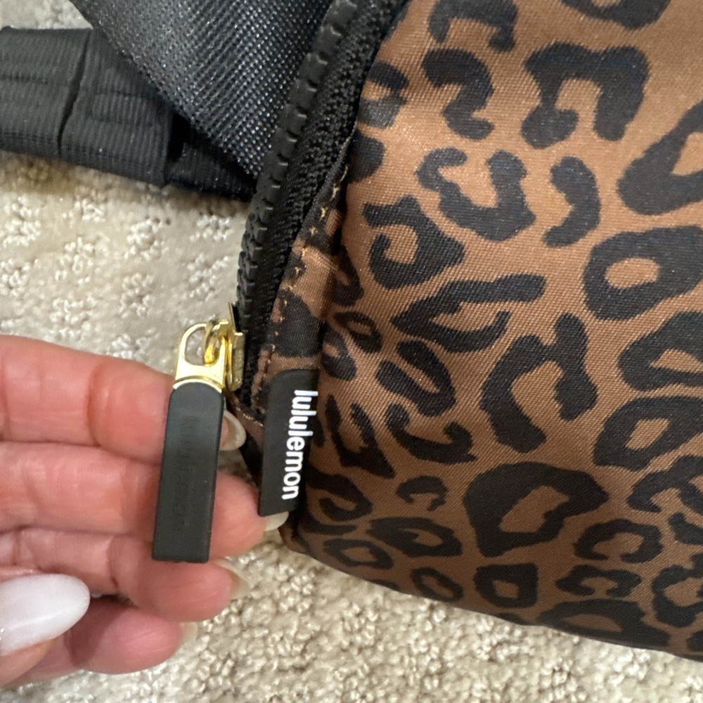 NWT Lululemon Everywhere Bag Animal Print