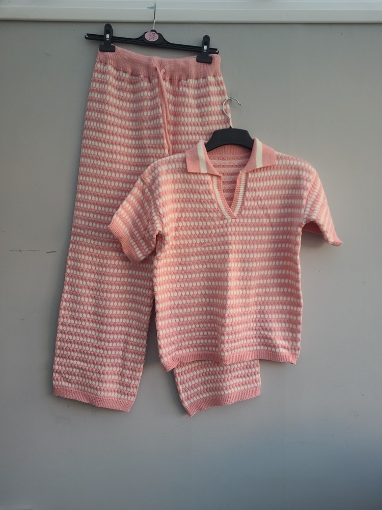 KNITTED CO ORD SIZE MEDIUM NEW WITHOUT TAGS