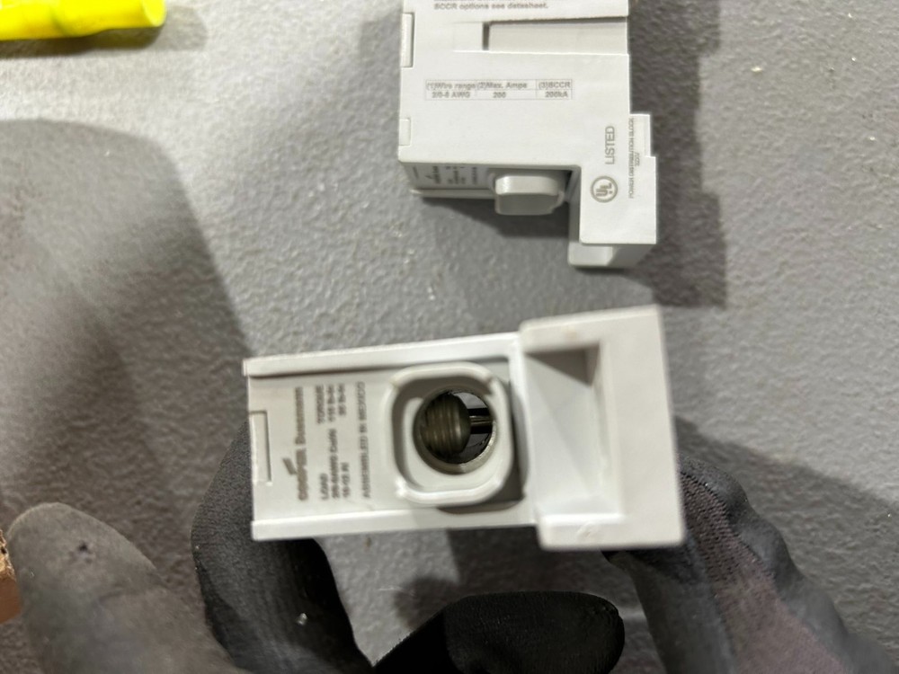 POWER DISTRIBUTION BLOCK PDBFS204