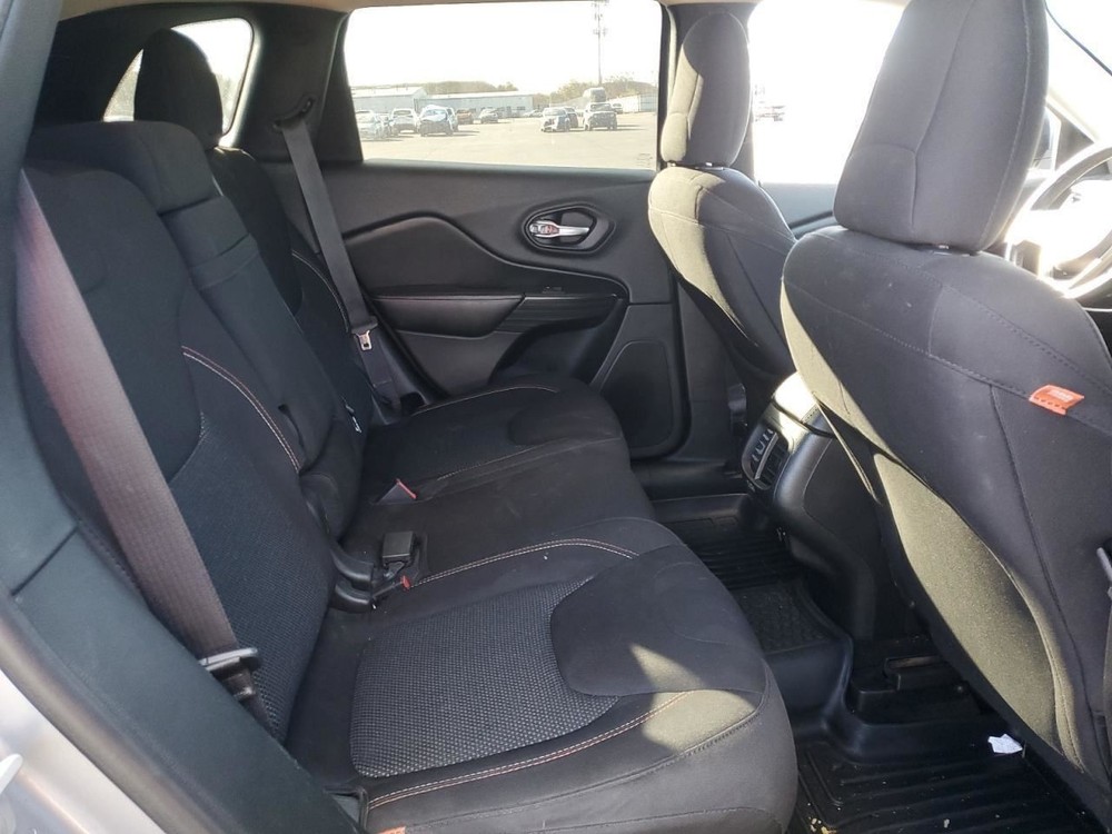 CHEROKEE 2016 Air Shutter 756576