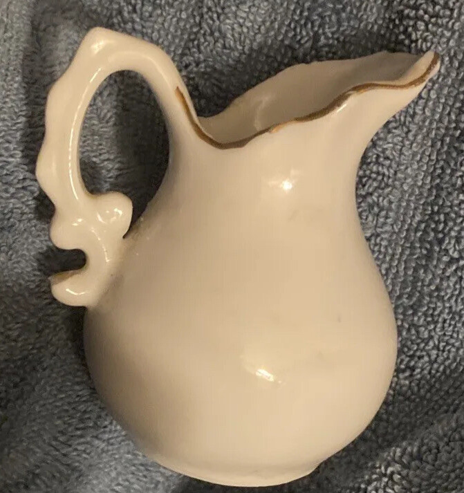 QUEEN MARY Souvenir mini Pitcher A BOND BETWEEN TWO NATIONS