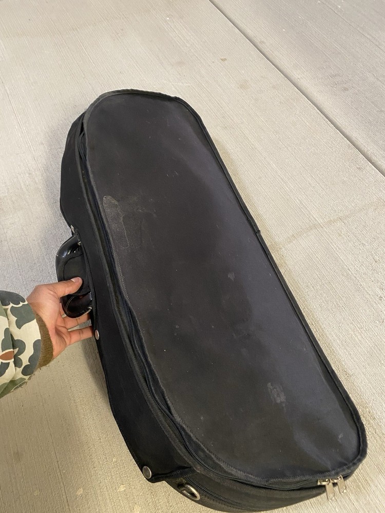 Bobelock Half Moon 3/4 Violin Case, Wine Velvet Interior