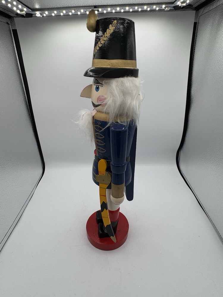 20” Tall Thick Nutcracker Guard